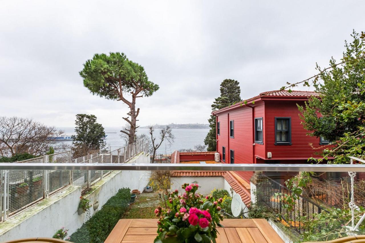 Flat Near Bosphorus Coast With View In Uskudar * Istambul
