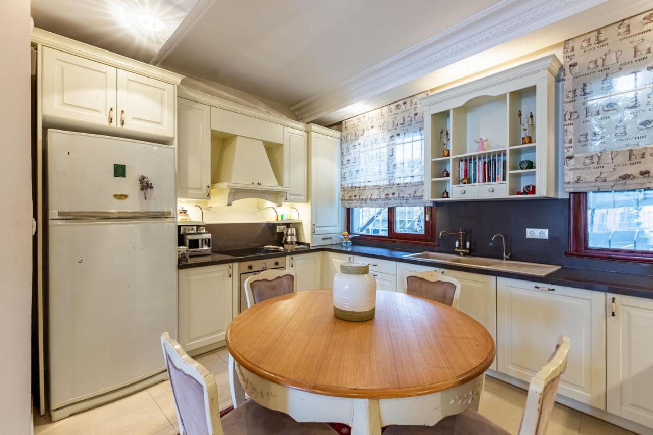 Flat Near Bosphorus Coast With View In Uskudar Appartement *