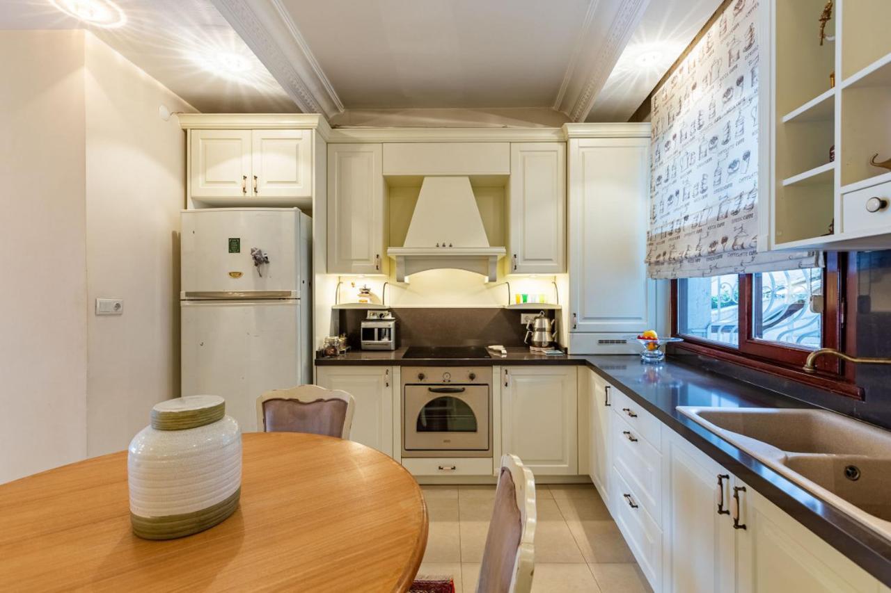 Flat Near Bosphorus Coast With View In Uskudar Daire İstanbul
